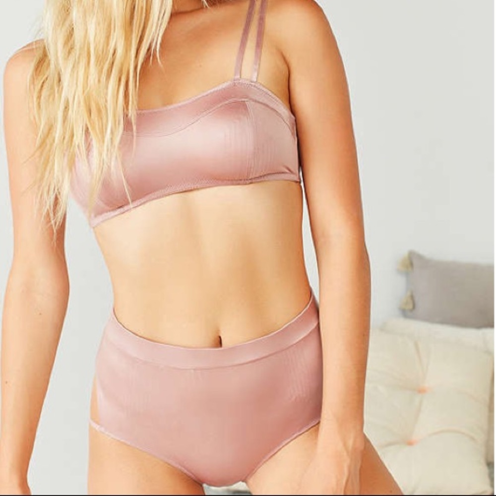 🆕UOBlushPinkTieBackSilkyBraOutFromUnderCollection